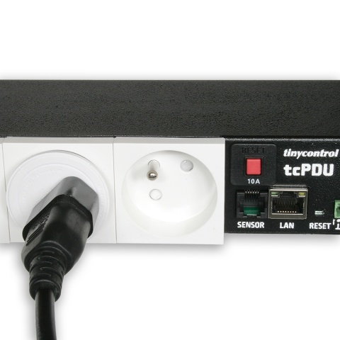 EU plug to C13 socket angle converter